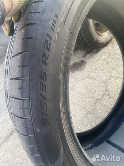 Pirelli P Zero 315/35 R21