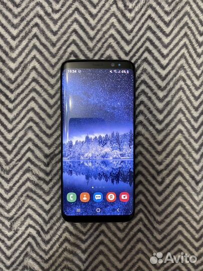 Телефон Samsung Galaxy S8