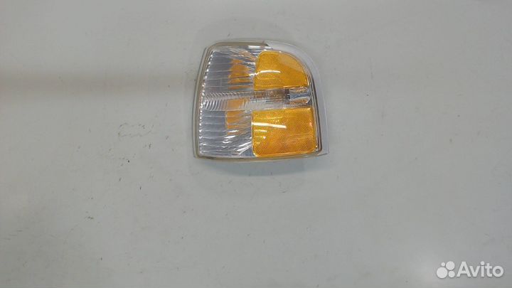 Поворот Ford Explorer, 2003