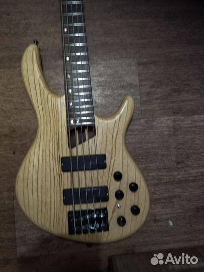 Бас гитара Cort a 5