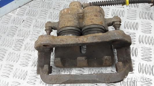 Суппорт тормозной передний левый land rover freela