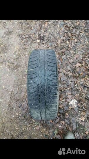 Bridgestone Ice Cruiser 7000 215/60 R16
