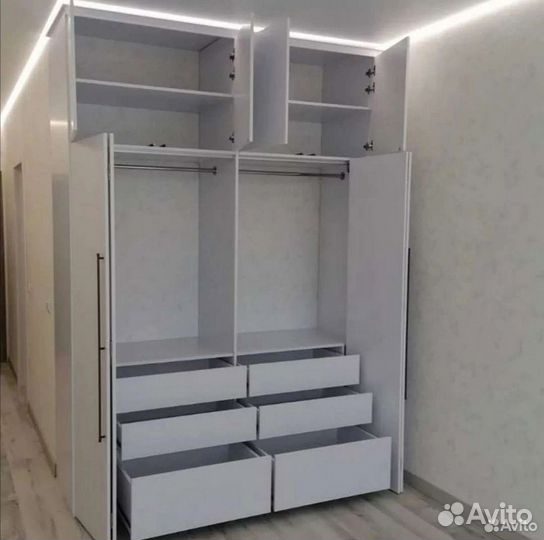 Шкаф распашной