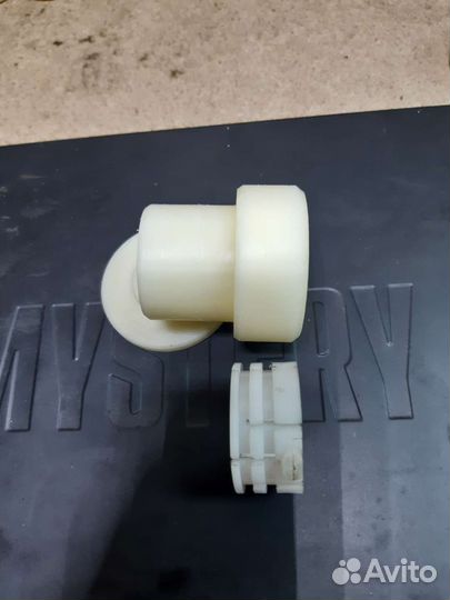 Капролоновая втулка рейки Веста увеличенная