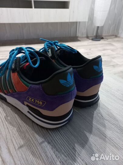 Кроссовки adidas ZX 750