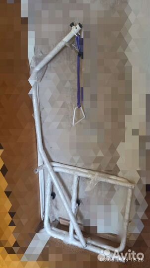 Прикроватная стойка для подтягивания