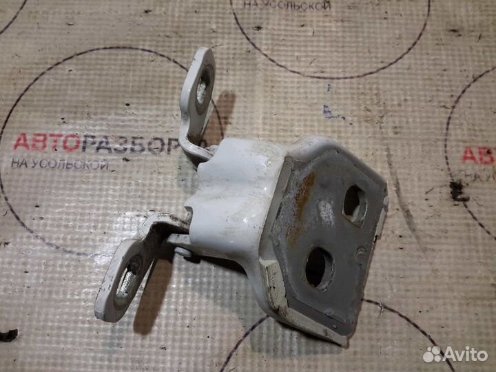 Петля двери Renault Logan 2