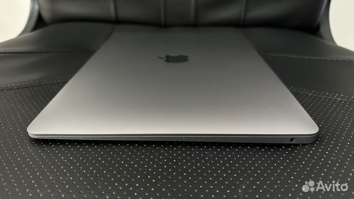 MacBook Air 13 (2020), 1024 ГБ, M1 (8 ядер), RAM 16 ГБ, GPU 7-core