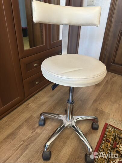Стул для мастера маникюра и педикюра Medison