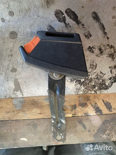 Ответная часть ремня безопасноти VW Passat/Golf 2