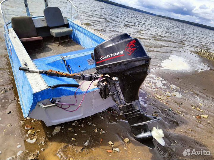 Лодка с мотором