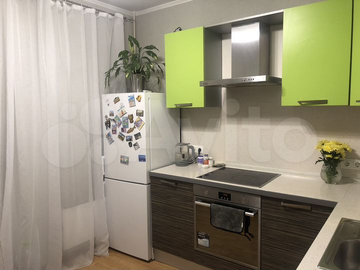 2-к. квартира, 60 м², 8/17 эт.