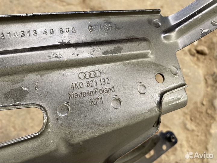 Кронштейн правого крыла Audi A6 c8