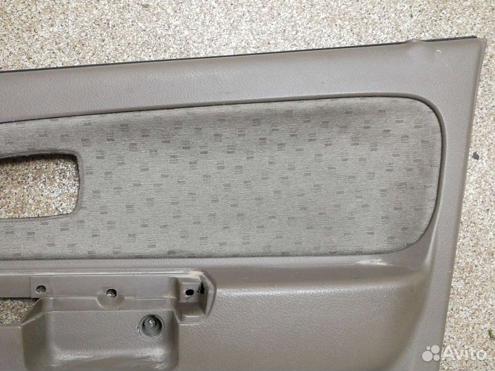 Kia Rio 1 Обшивка двери передняя правая