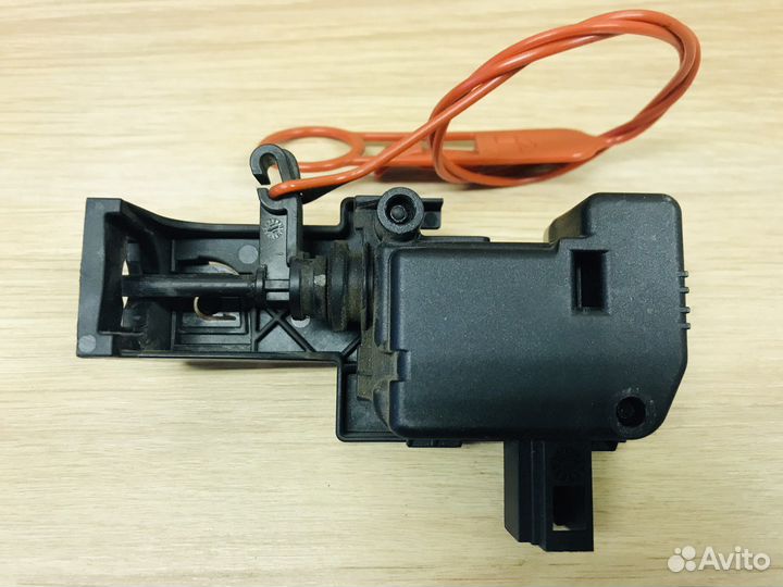 Активатор лючка бензобака W212 Mercedes-Benz