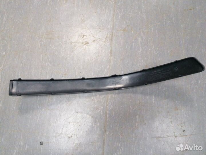 Молдинг накладка бампера передний левый Passat B5