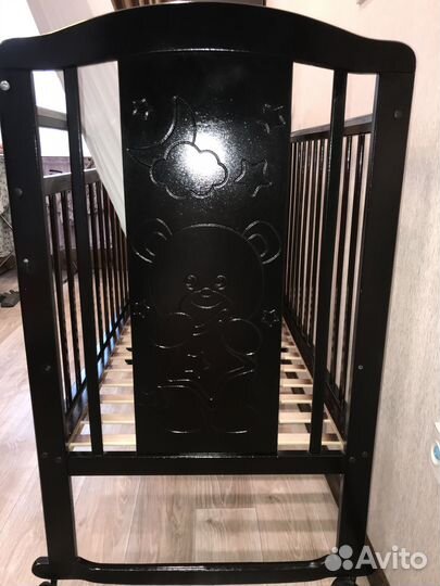 Детская кроватка с матрацем