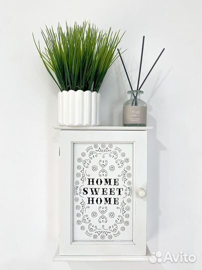 Искусственные растения в кашпо