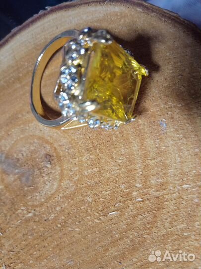 Перстень женский