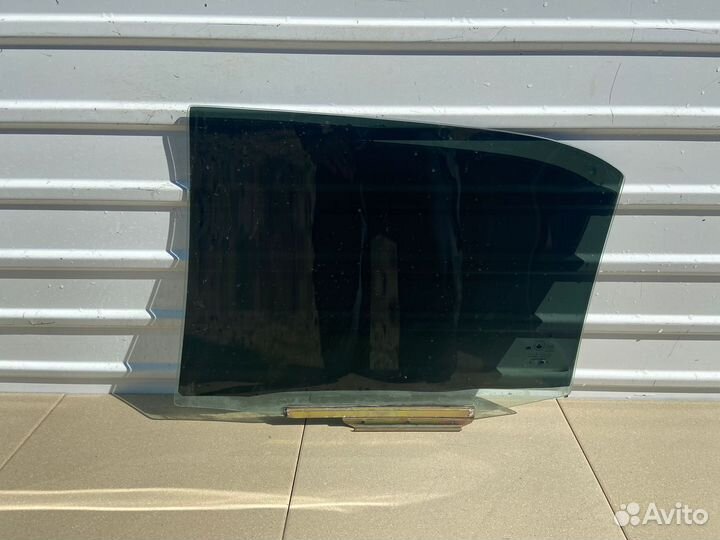 Стекло двери заднее правое Geely мк