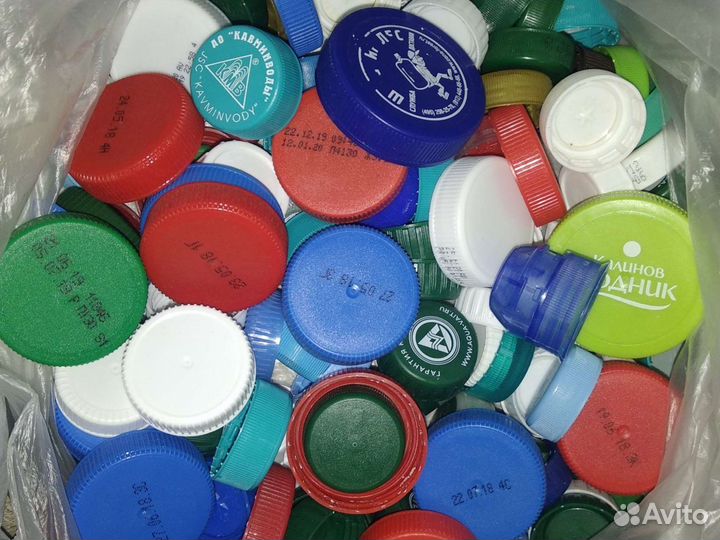 Пробки пластик и кронен много