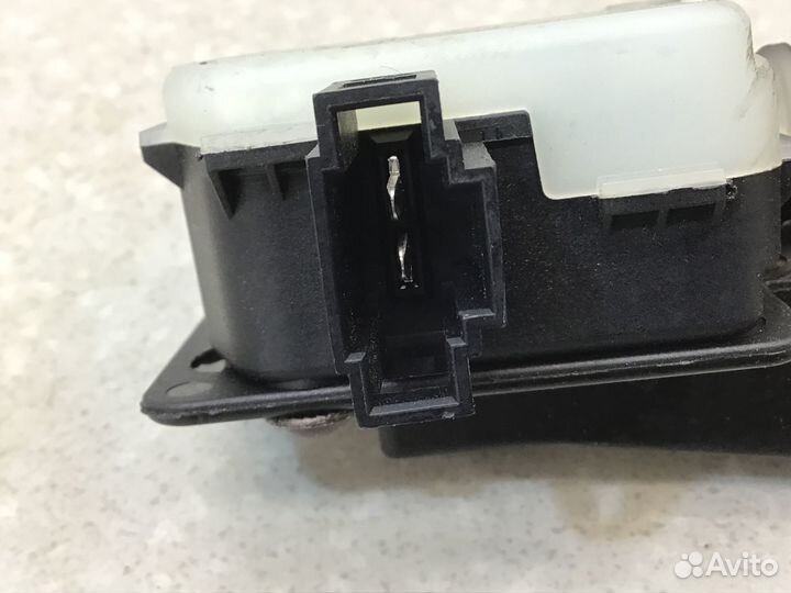 Активатор замка крышки бензобака Mercedes Benz GL