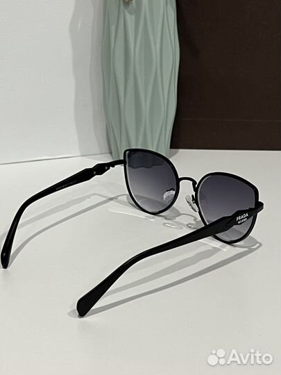 Солнцезащитные очки женские prada новые