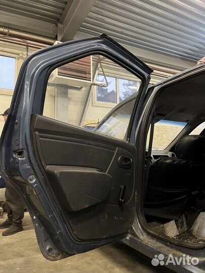 Дверь задняя левая renault logan 1