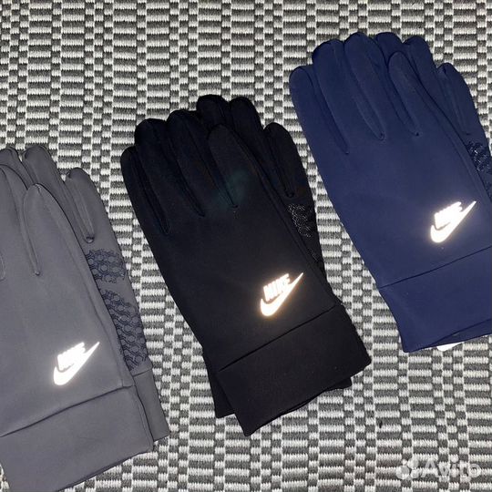 Перчатки Nike тёплые