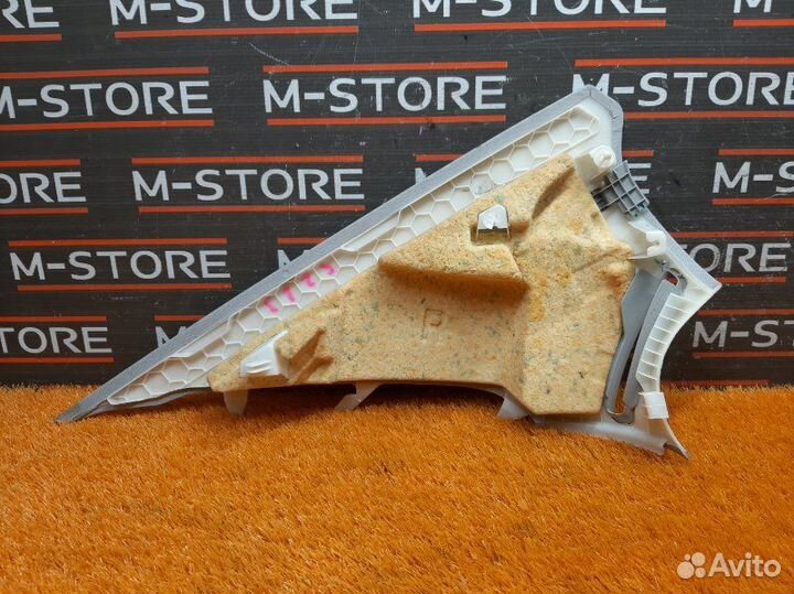 Обшивка стойки задняя правая Mercedes-Benz E-Class