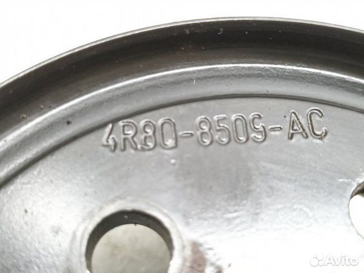 Шкив помпы Jaguar Xf X250 2.7D 2008