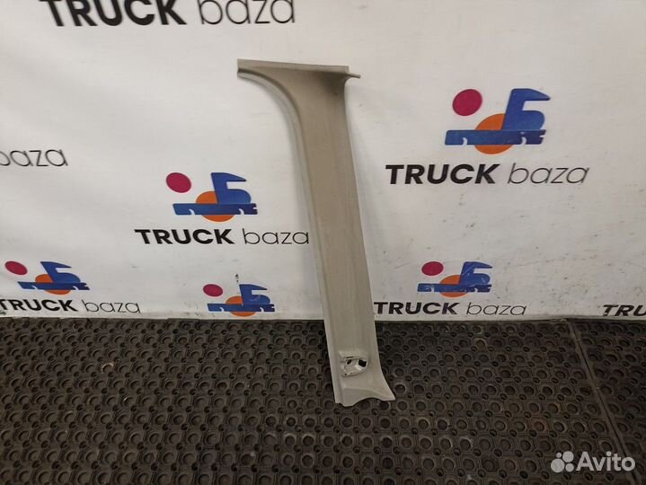 1690139 Накладка стойки лобового стекла левая