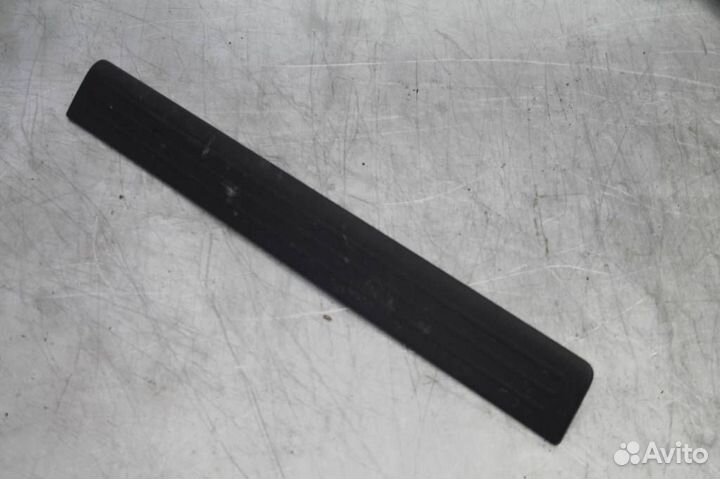 Накладка порога внутренняя передняя левая Mazda