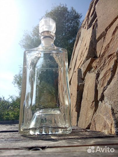 Старинная бутылка