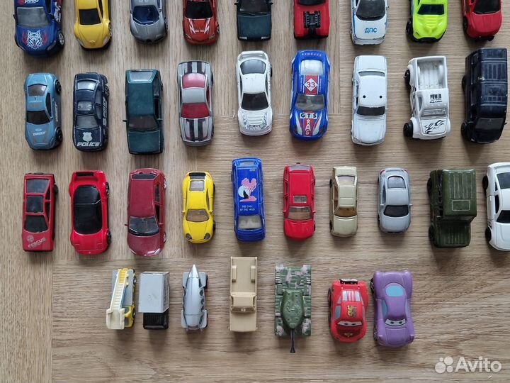 Модели автомобилей и танк 1/120 и 1/87 лот