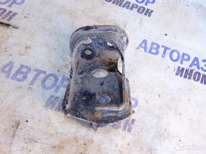 Кронштейн амортизатора для Toyota RAV 4 2013