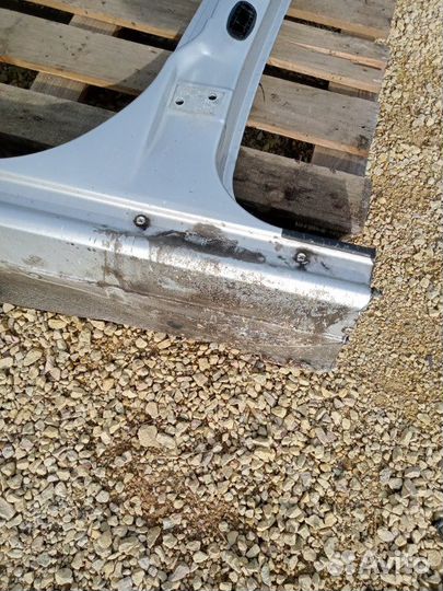 Центральная стойка кузова левая Volkswagen Passat