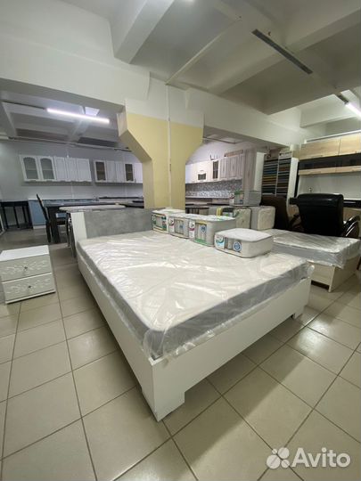 Кровать двухспальная