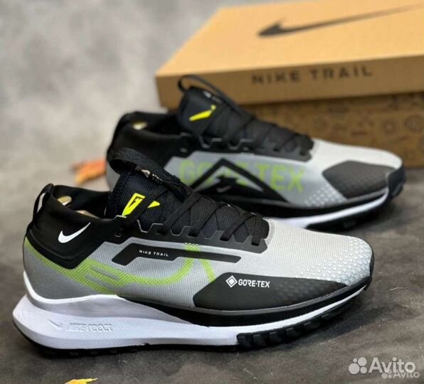 Кроссовки мужские 43размер Nike Trail новые