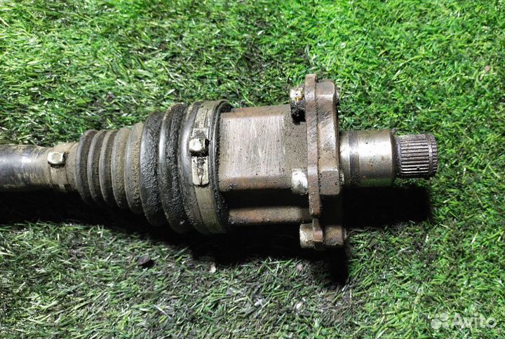 Полуось передняя Volkswagen Phaeton