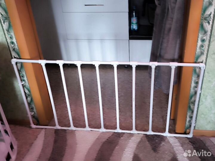 Детский барьер в дверной проём