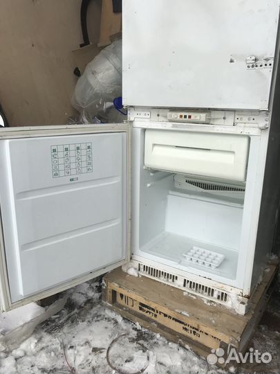 Холодильник встроенный Аристон, посудомойка Бош