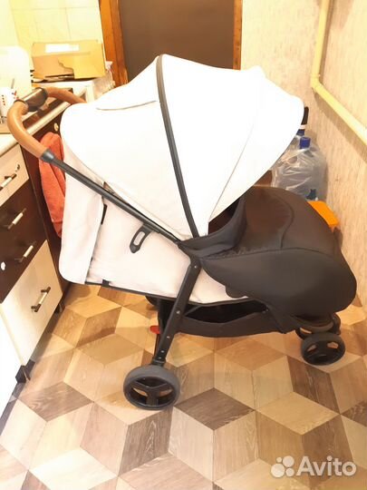Коляска прогулочная