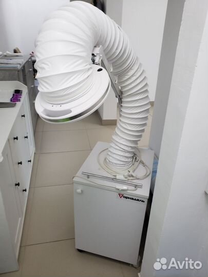 Вытяжка для педикюра Торнадель