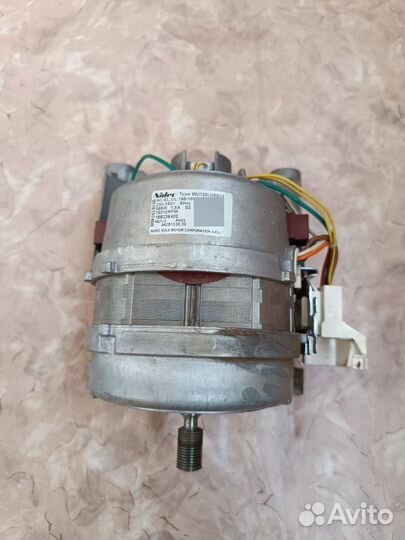 Двигататель стиральной машины Zanussi zwse680V