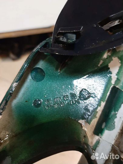 Mercedes w 202 заглушка бусировочного крюка