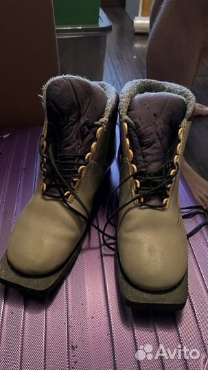 Лыжные ботинки