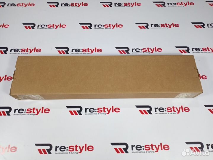 Дeфлектор люка Lexus LX570 R696