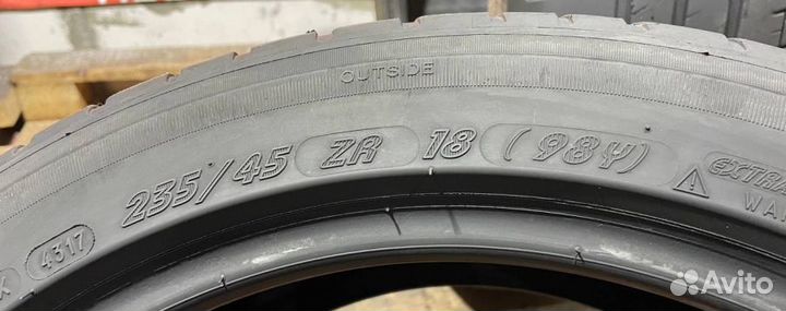 Michelin Pilot Sport 3 235/45 R18