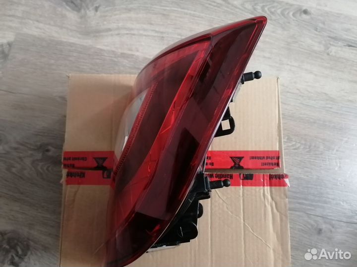 Фонарь задний правый LED Skoda Rapid 5JH945208